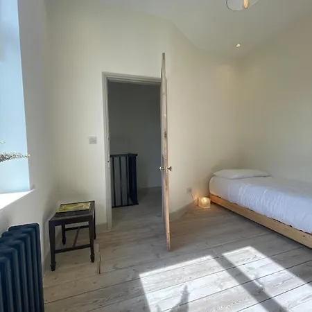 Seraph House, 度假居